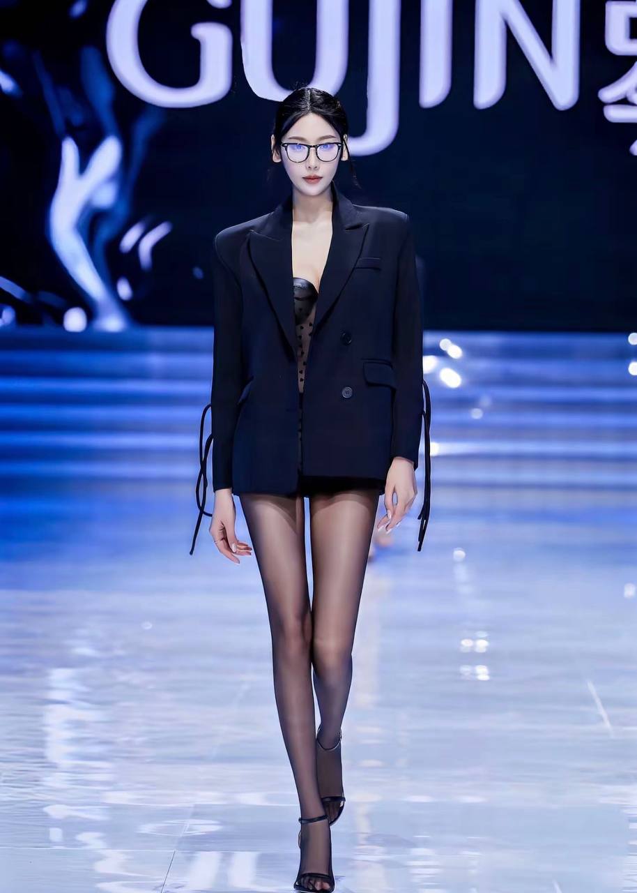 凌彩云 素颜 Polas 模卡 1
