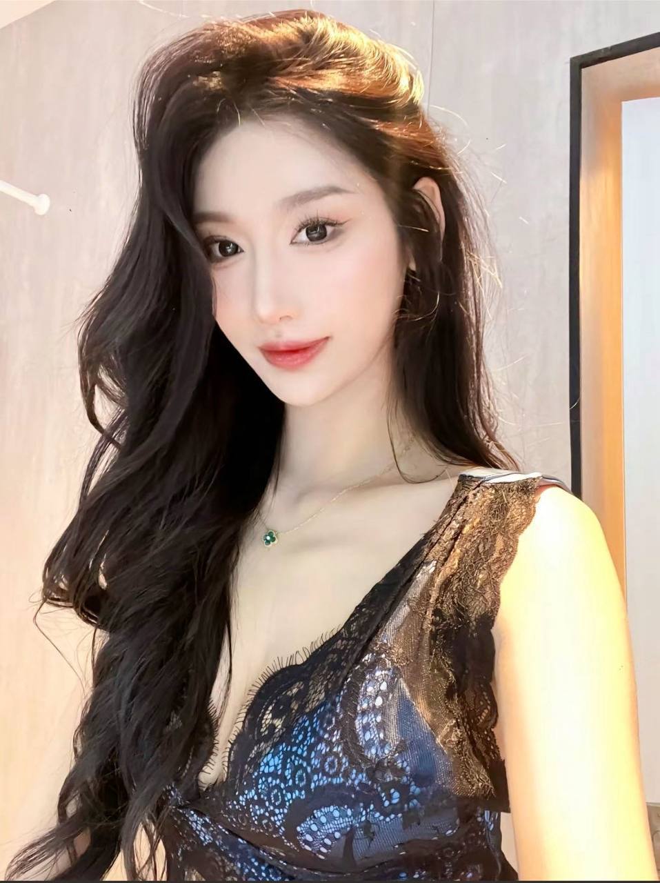凌彩云 - 高端模特模卡